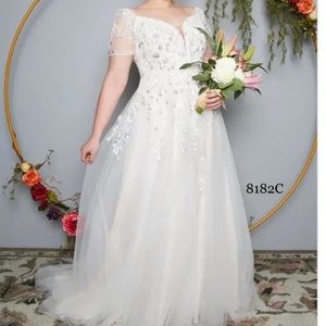 Alana Rose - Style 8182C - Size 16 - Ivory/Champagne